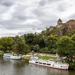 Saale Mit Burgblick